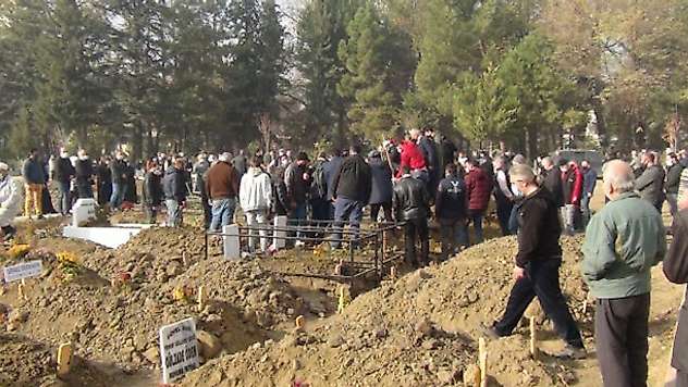 Bu acının tarifi yok...Aynı aileden 4 kişi koronavirüsten öldü