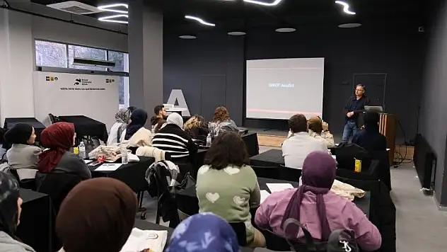Bu Ders SİA'dayız programı üniversiteleri sosyal inovasyonla buluşturuyor