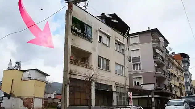 Bu evi görenler bir daha bakıyor: İki boyutlu gibi görünen ev dikkatleri çekiyor