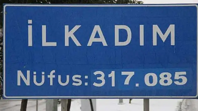 Bu ilçenin nüfusu 54 ilden daha fazla