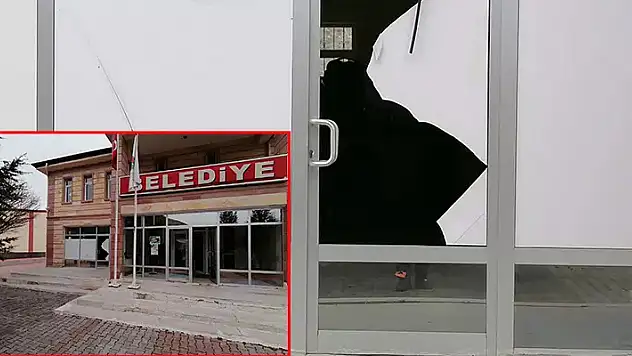 Bu kadarı da olmaz dedirttti! Belediyenin kasasını ve parasını çaldılar! 