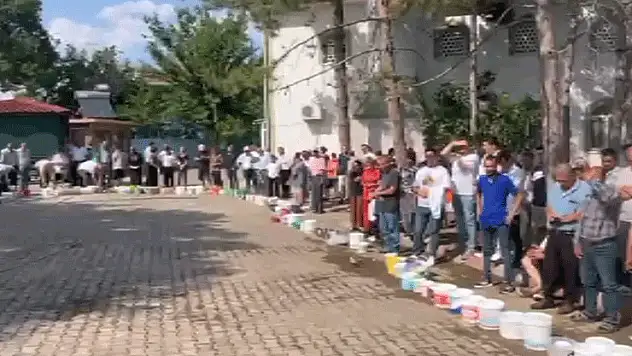 Bu köyde pişmiş kurban eti her eve giriyor