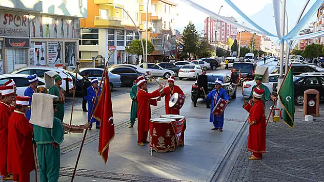 Bu mehterde çok 'iş' var