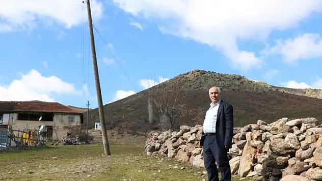 Bu muhtarın tek rakibi kendisi
