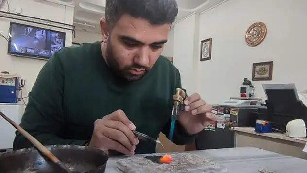 Bu tespihin fiyatı dudak uçuklatıyor
