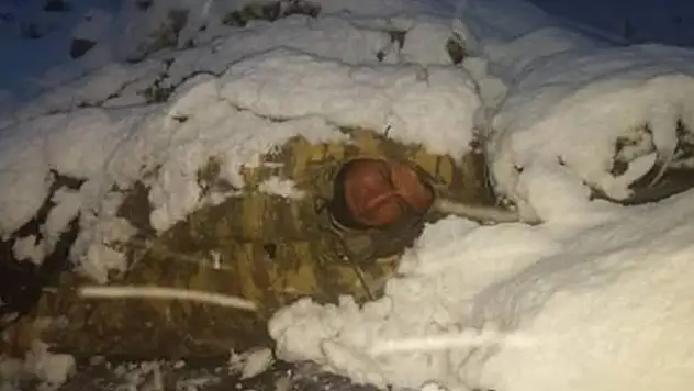 Bu vatan size minnettar... Kar altında uyku molası