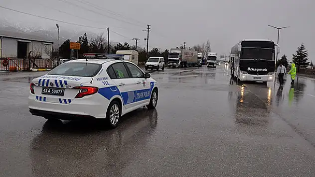 Bu yolu kullanacaklar dikkat! Konya-Antalya karayoluna zincirsiz araç gönderilmiyor