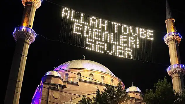 Bugün Kadir Gecesi