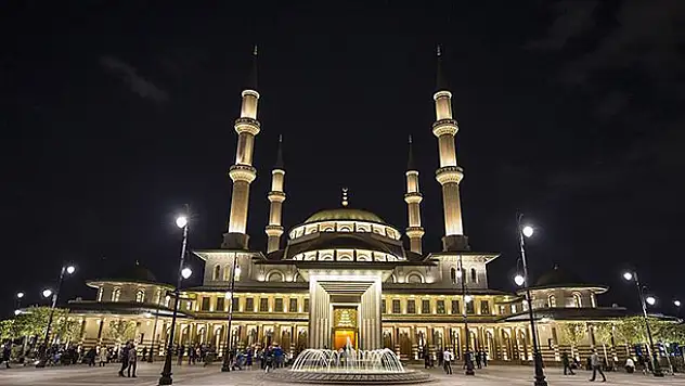 Bugün Regaip Kandili