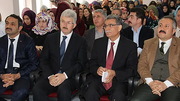 Bugünü Anlamak İçin Akif'i okuyoruz paneli Konya'da yapıldı