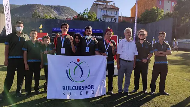 Bulcukspor Kulübü Türkiye şampiyonasından 3 dereceyle döndü
