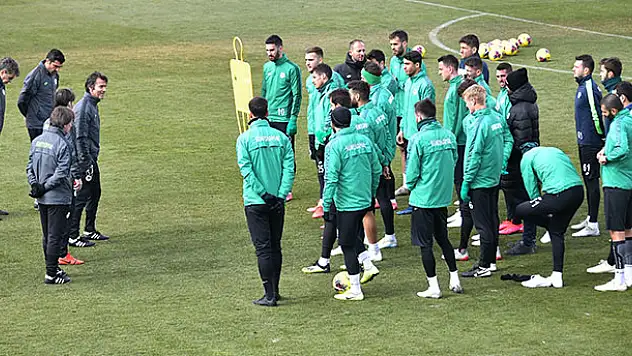 Bülent Korkmaz: Her şey para, pul değil!