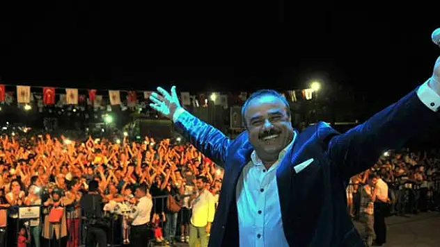Bülent Serttaş Kepezlileri coşturdu