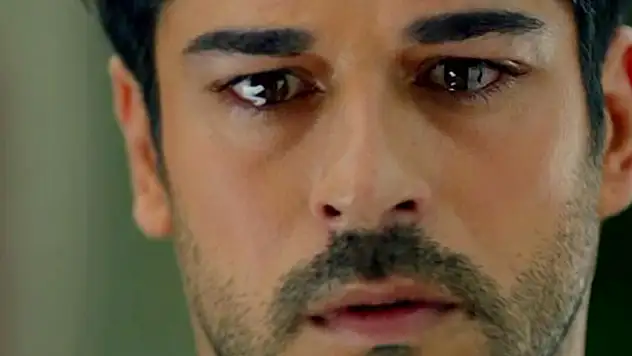 Burak Özçivit gözyaşları içinde veda etti