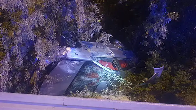 Burdur'da kontrolden çıkan otomobil şarampole devrildi: 4 yaralı
