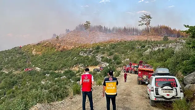 Burdur'daki orman yangınına havadan ve karadan müdahale sürüyor

