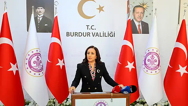 Burdur'un ilk kadın valisi göreve başladı
