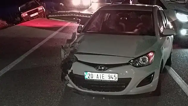Burdur'da iki otomobil çarpıştı: 3 yaralı
