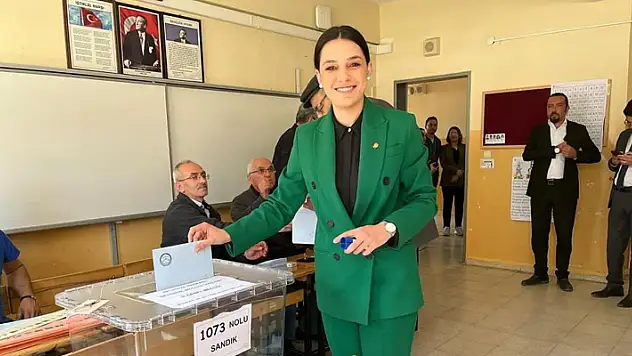 Burdur'da tarih yazdı, ilk kadın belediye başkanı oldu
