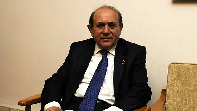 Burhan Kuzu koronavirüsten vefat etti