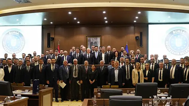 Bursa Büyükşehir Meclisi'nde su indirimi ve Türkçe tabela kararı
