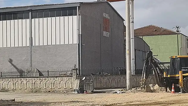 Bursa'da çatıdan düşen telekomünikasyon teknikeri ağır yaralandı
