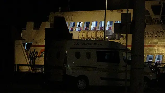Bursa'da, iskeleye yanaşan feribotun tuvaletinde ceset bulundu
