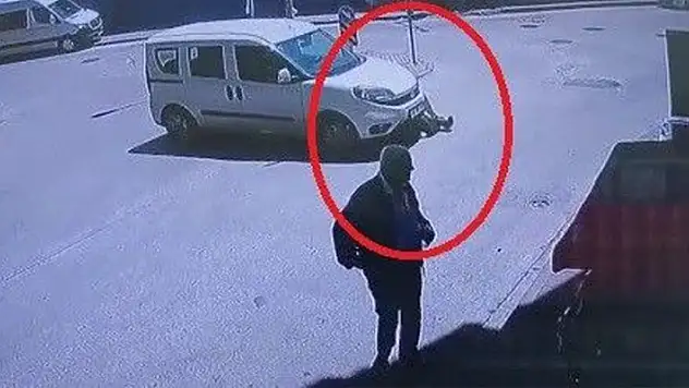 Bursa'da korkunç kaza! Vatandaşların zamanla yarışı kameraya yansıdı
