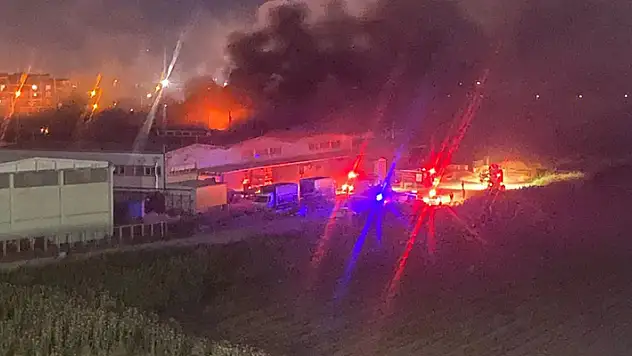 Bursa'da otomobil yedek parça fabrikasında yangın çıktı
