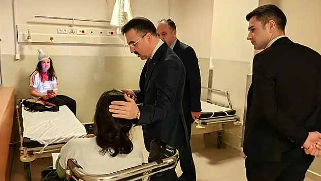 Bursa'da sporcuları taşıyan minibüs hafriyat kamyonuna çarptı: 1 ölü, 16 yaralı 