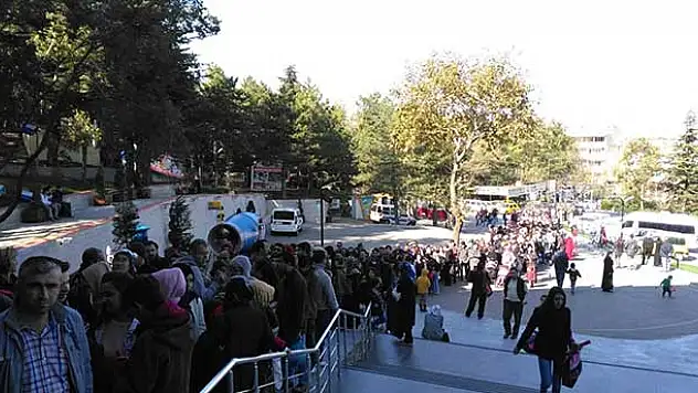 Bursa'da Teleferikte Cumhuriyet İzdihamı