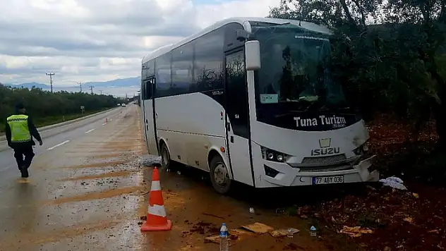 Bursa'da tır ile midibüs çarpıştı: 8 yaralı
