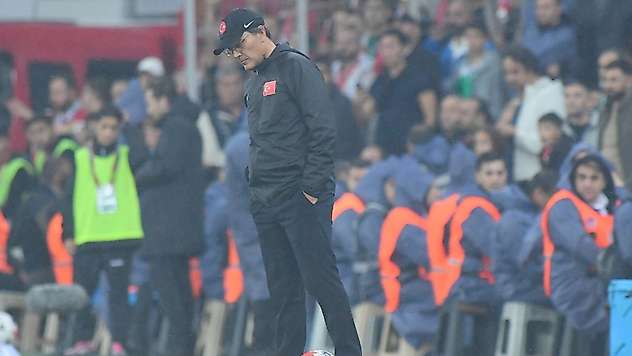 Bursa'da tribünlerden TFF ve Montella'ya tepki