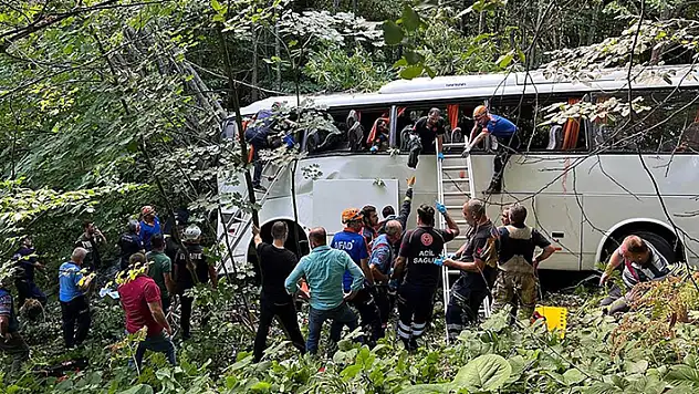 Bursa'da tur otobüsü kaza yaptı
