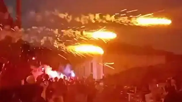 Bursa'daki 'Şalvar Şenliği'nde atılan havai fişek, kadınların üzerine düşüp patladı: 4 yaralı
