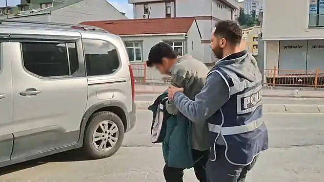 Bursa merkezli 5 ilde, kendilerini avukat olarak tanıtıp dolandıranlara operasyon 18 gözaltı