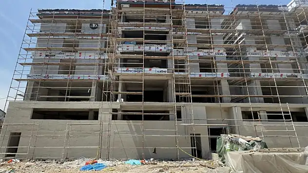 Bursa'da 5. kattan düşen inşaat işçisi hayatını kaybetti
