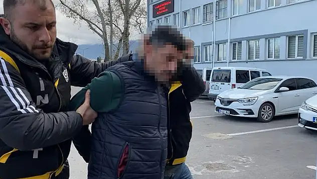 Bursa'da eşini öldürüp kaçan şüpheli, fırının deposunda saklanırken yakalandı
