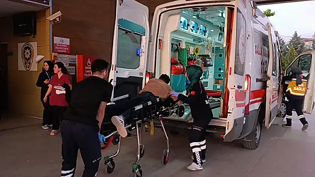 Bursa'da iki grup arasında bıçaklı- sopalı kavga:4 yaralı