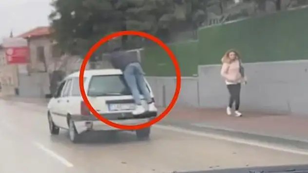 Bursa'da tehlikeli yolculuk kamerada
