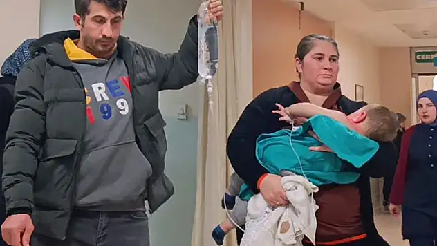 Bursa'da üzerine kaynar su dökülen bebek yaralandı
