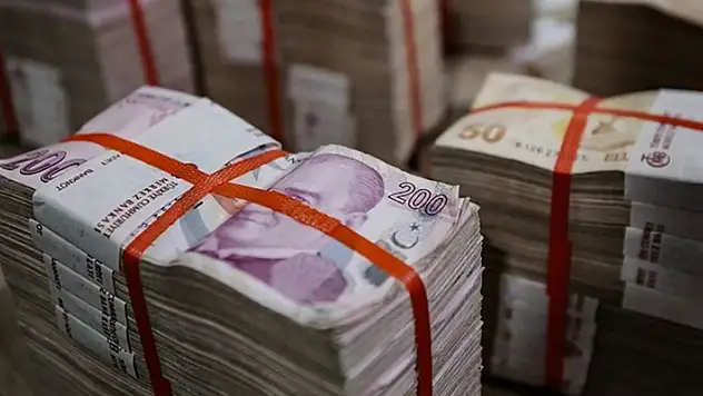 Bütçe 7 ayda 844 milyar TL açık verdi
