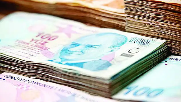 Bütçe açığı ikiye katlandı