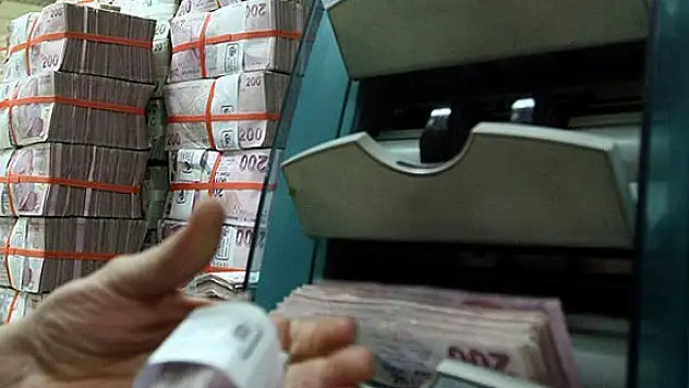 Bütçe şubatta açık verdi
