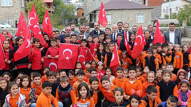 Bütün İlçelerimizin Kalkınması İçin Çalışıyoruz