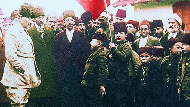 Büyük komutan Atatürk 80 yıldır özlemle anılıyor