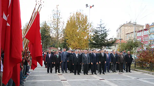 Büyük Önder Atatürk'ü anıyoruz
