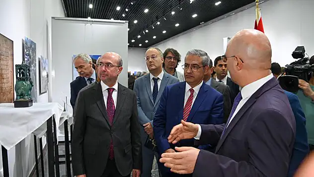 Büyük Selçuklu Mirası Fotoğraf Ve Çini Eserleri Sergisi Özbekistan'da açıldı