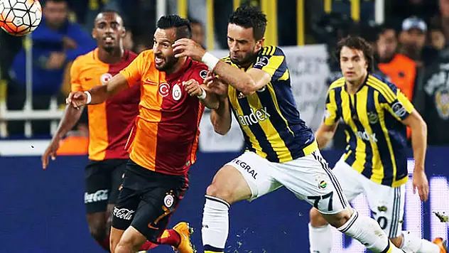 Büyük sürpriz! Dev derbinin saati şaşırttı