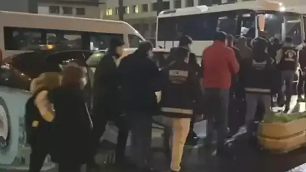 Büyükçekmece Belediyesi'ne rüşvet operasyonu! 8 kişi tutuklandı
